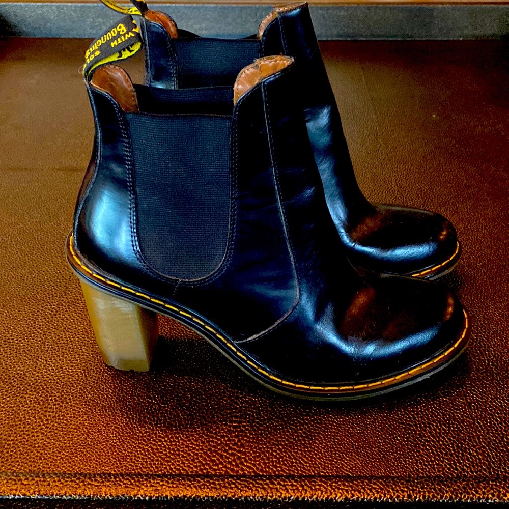 Dr. Martens Eloise black leather bootie, like new